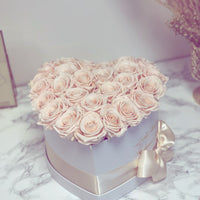 FLOWERBOX COEUR ROSES ÉTERNELLES